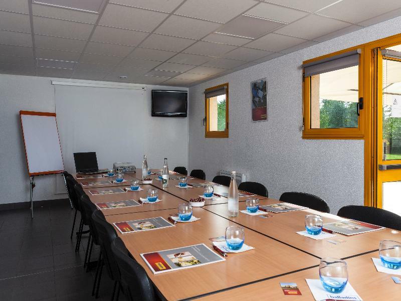 B&B Hotel Angers Parc Expos Verrieres-en-Anjou Екстериор снимка